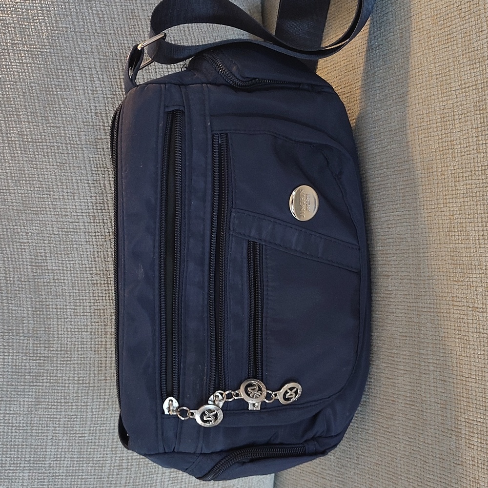 Jin Pin multi-pocketed bag